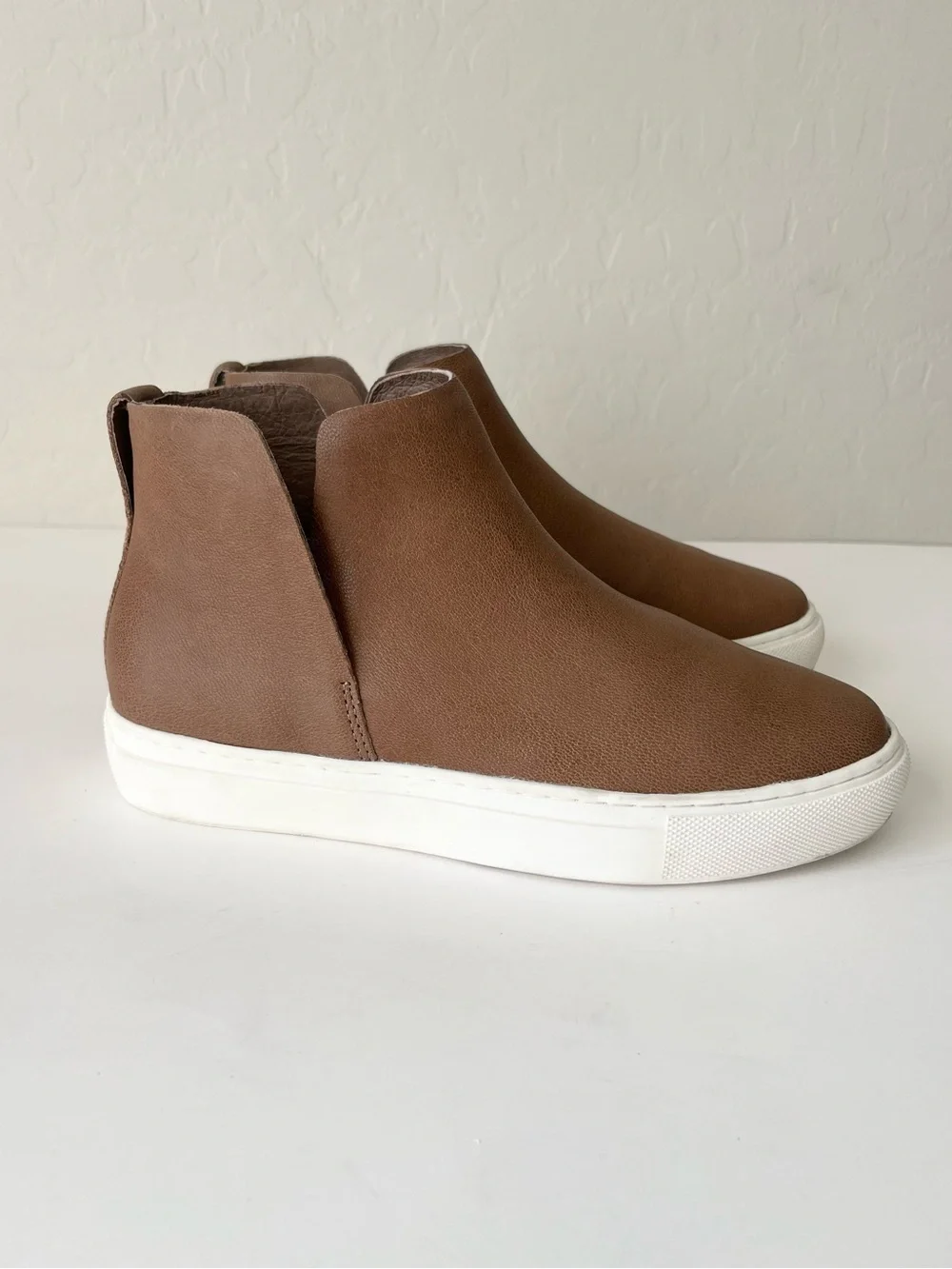 Birdies The Falcon High Top leather Sneaker water resistant 6.5
